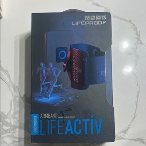 LifeProof QuickMount Armband in Navy and Crimson